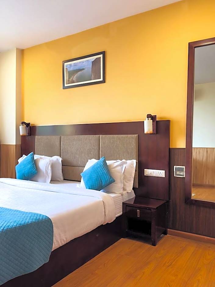 Royal Palm - Hotel Near Udaipur Railway Station