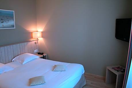 Family Room (2 Adults + 2 Children)