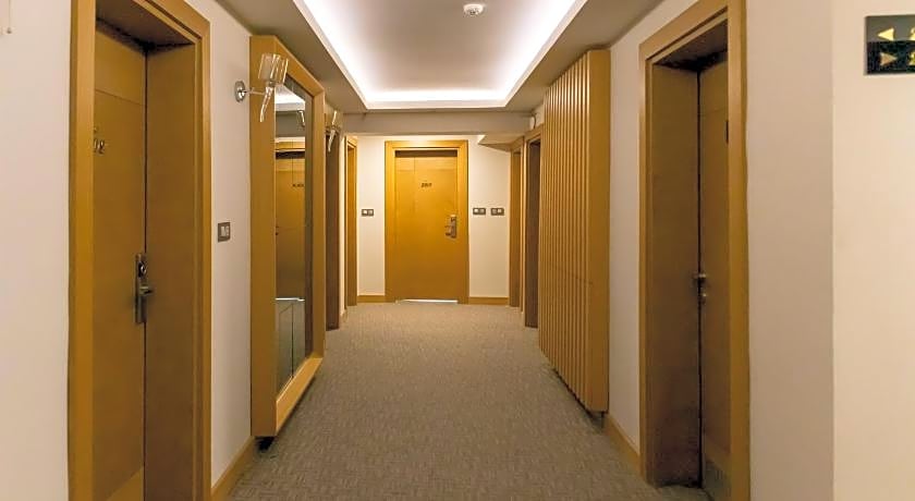 LOTUS PARK HOTEL