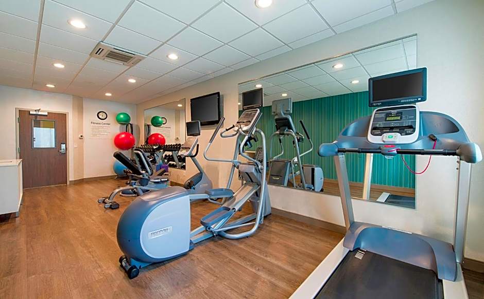 Holiday Inn Express & Suites Columbia-I-26 @ Harbison Blvd by IHG