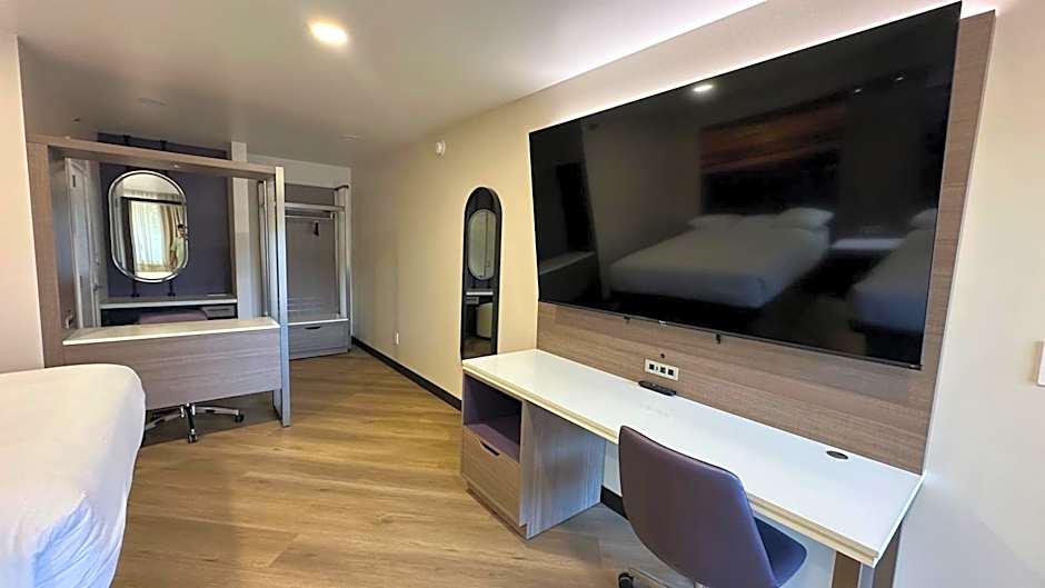 Costa Mesa Inn - Newport Beach Area