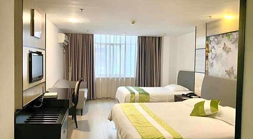 Green Tree Inn Taicang Baolong Square Hotel