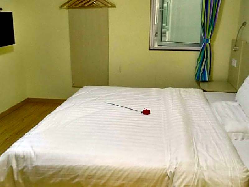 7 Days Inn Zhenjiang Jinshan Park Branch