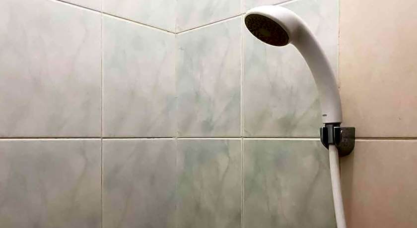 SAS Guest House Mitra RedDoorz @ Darmo Park 2 Surabaya