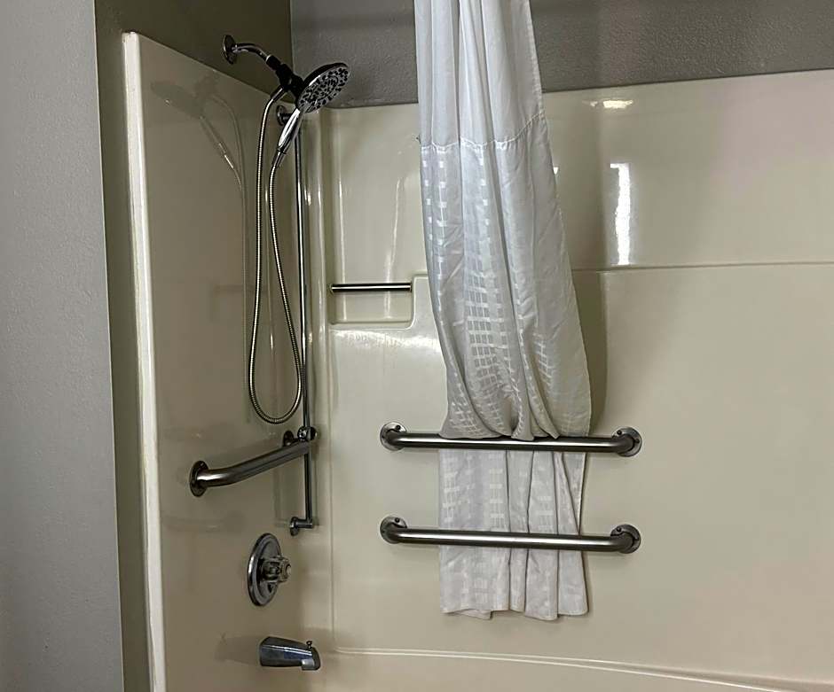 Super 8 by Wyndham Evansville East