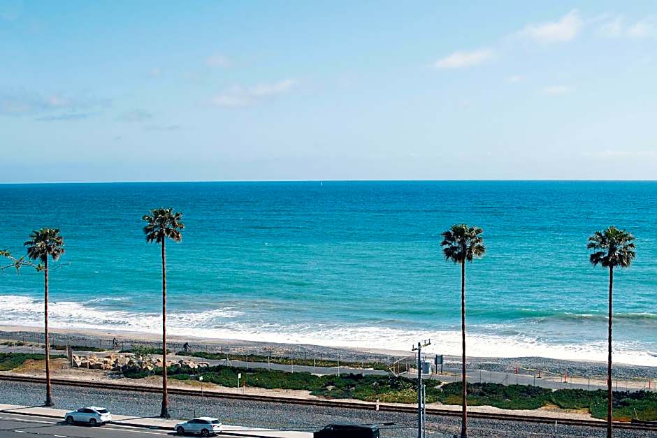 El Caminante Bar & Bungalows