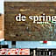 De Spring Hotel