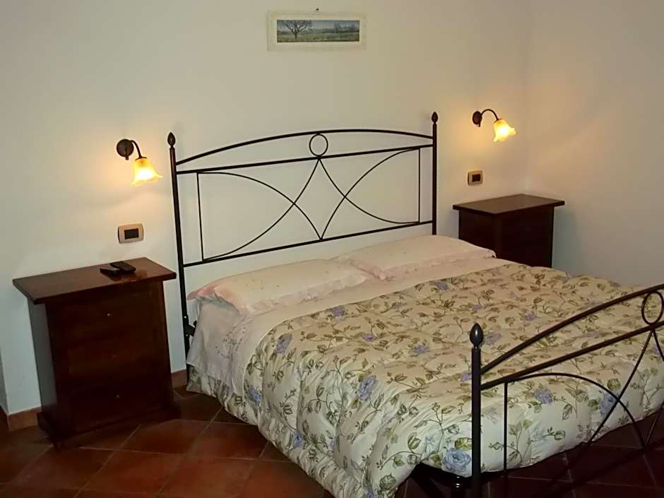 B&B Il Girasole - Rooms & House in country - air conditioned - 1500 meters from historic center