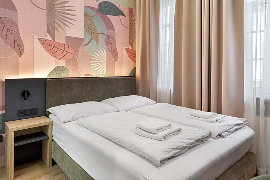 NEU - Sona Design Rooms - CITY CENTER -