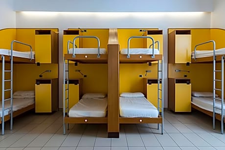 1 Person in 12-Bed Dormitory - Female Only