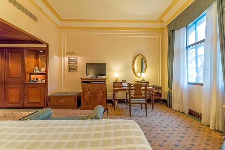 The Oberoi Grand Kolkata