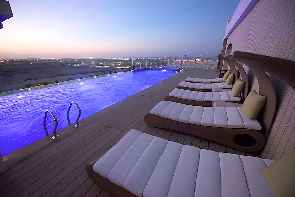 Carnelian Muscat - Airport Hotel