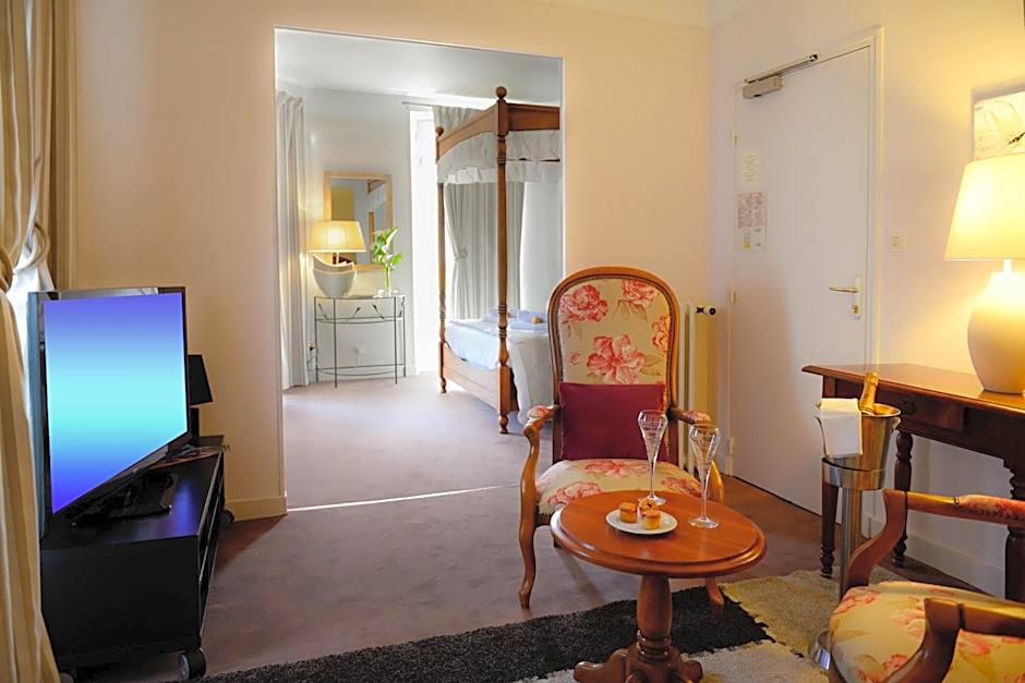 Logis Hôtel et Restaurant du Dauphin