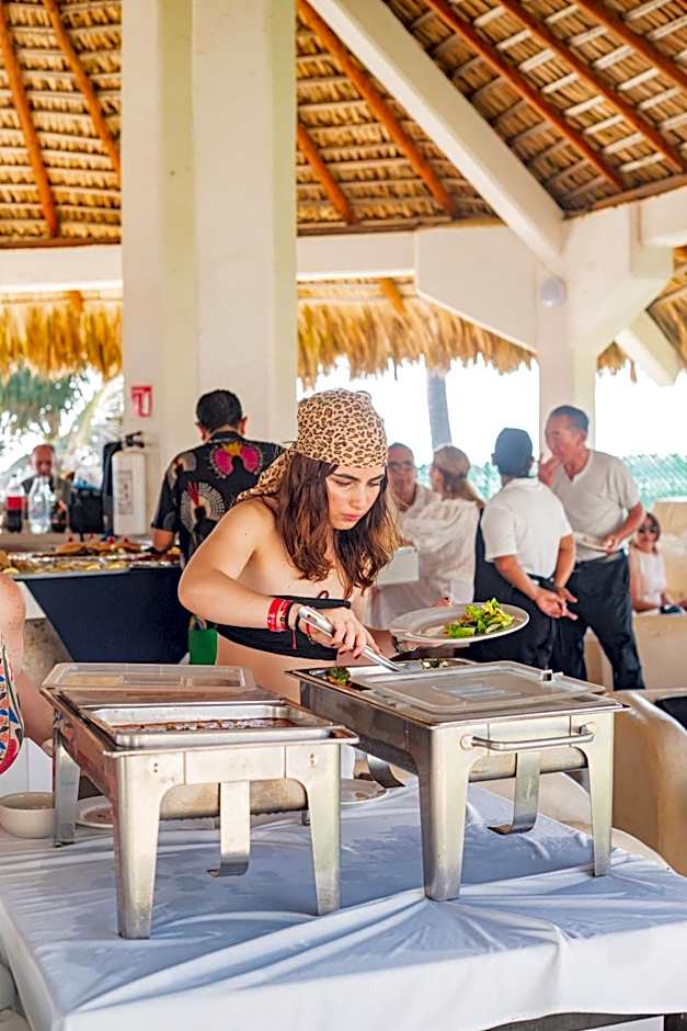 Mar Paraiso Queen