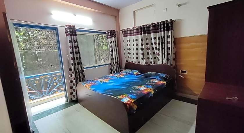 Hotel Golden Crown