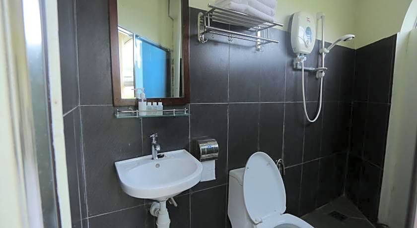 JAM Hotel Kota Warisan Near ERL Salak Tinggi Sepang