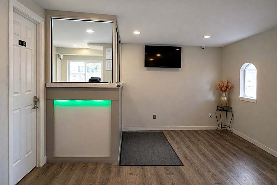 Quarters Inn & Suites