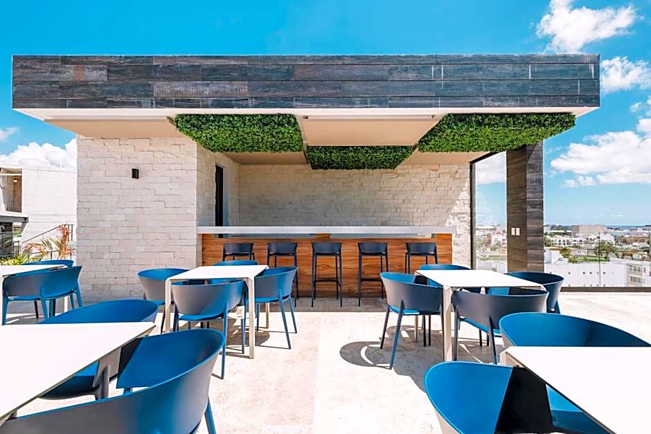 Cozy Studio Pool and Roof Lounge Beach 5 Blocks