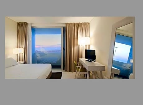 Double Room with Sea View - Ground Floor