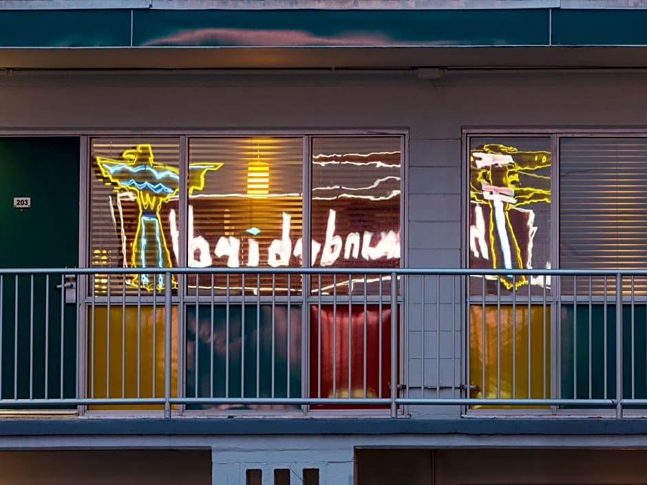 The Thunderbird Inn