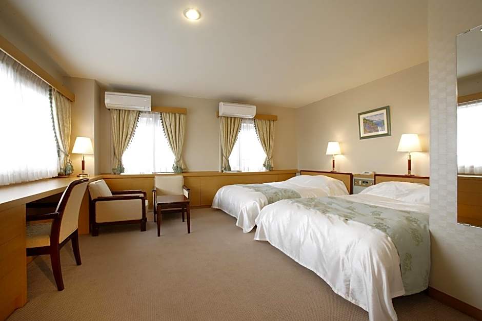 Okazaki New Grand Hotel