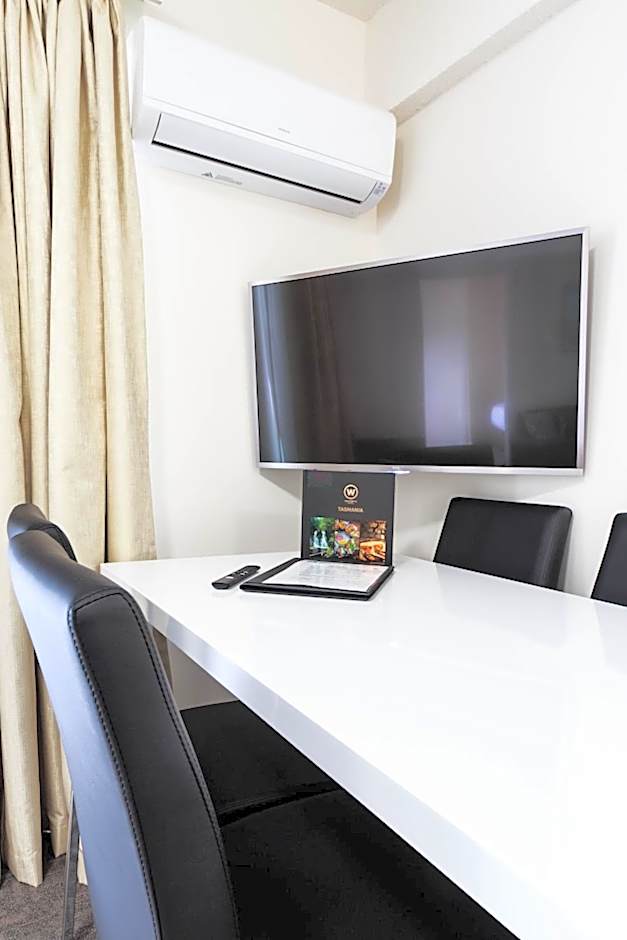 Adina Place Motel Apartments