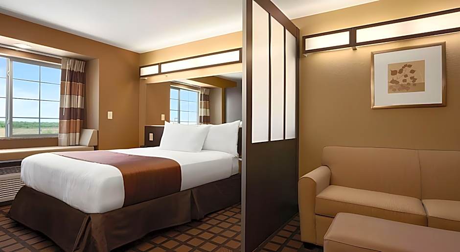 Microtel Inn & Suites by Wyndham Kenedy/Karnes City