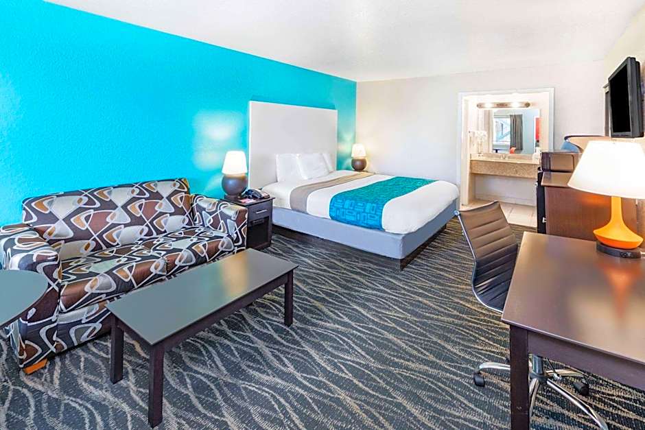 Howard Johnson by Wyndham Houston Hobby Airport