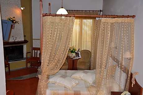 Junior Suite with Spa Bath and Fireplace