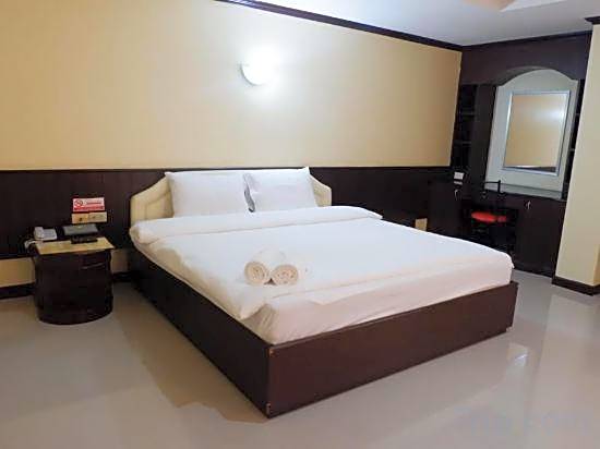 Auychai Grand Hotel