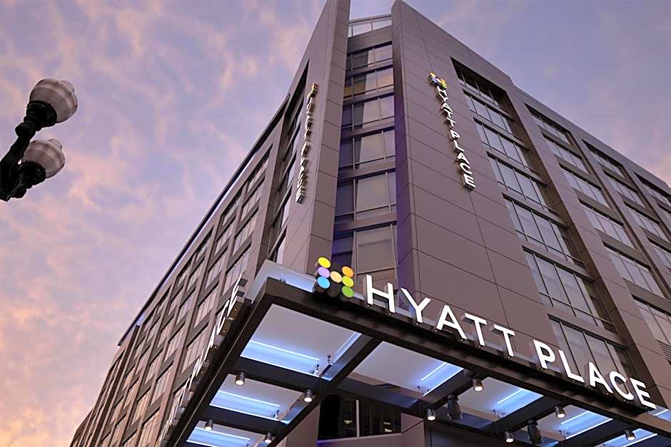 Hyatt Place Arlington Courthouse Plaza