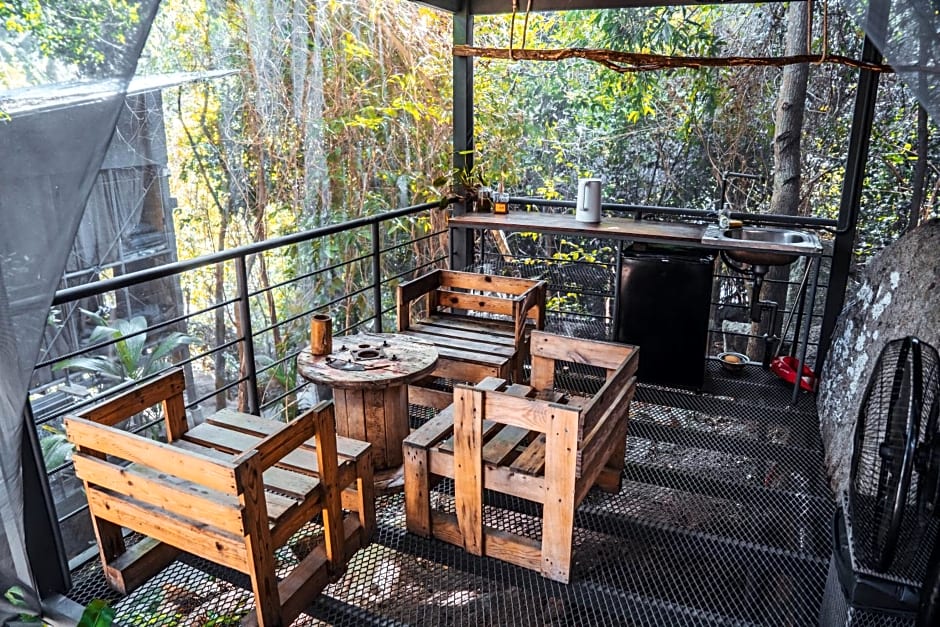 Warehouse Hostel Koh Tao