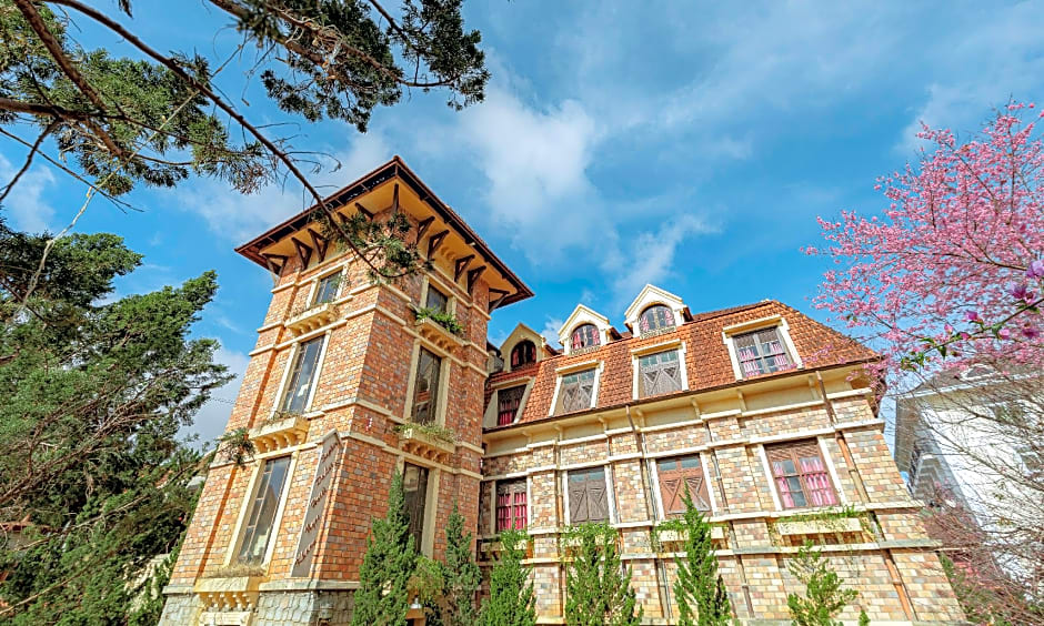 Saphir Dalat Hotel