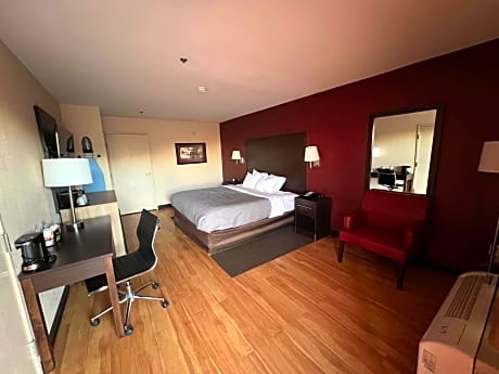 King Room - Accessible/Non Smoking