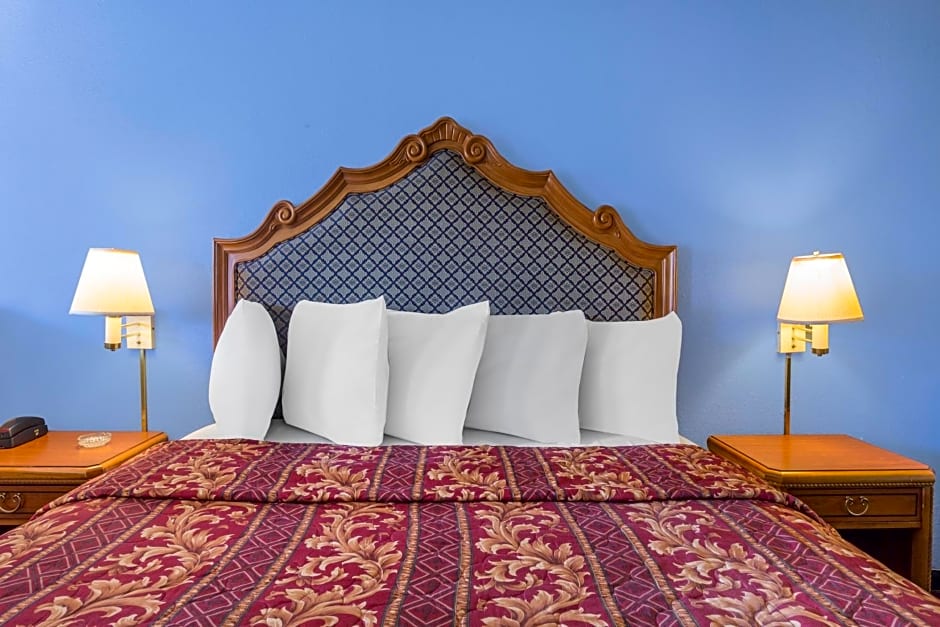 Days Inn Windcrest by Wyndham San Antonio