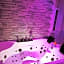 Chambre meublée indépendante, jacuzzi dans la chambre à 60110 Amblainville près de Paris