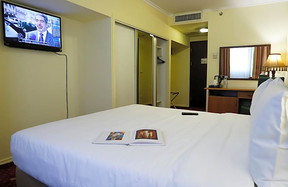 Ani Plaza Hotel