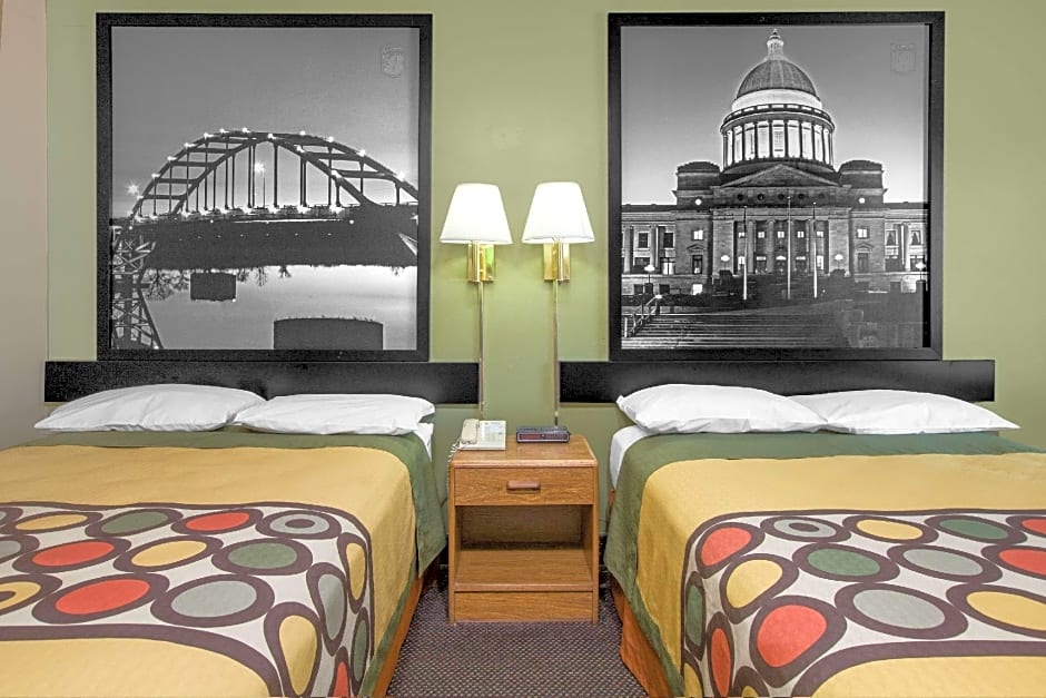Super 8 by Wyndham Clarksville AR