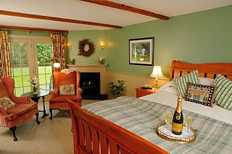 Superior King Room with Fireplace - Carriage (Tradewinds)
