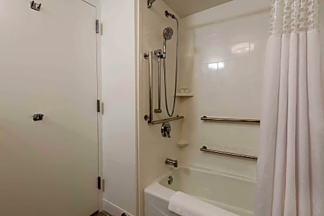 Double Room with Bath Tub - Mobility Access/Non-Smoking