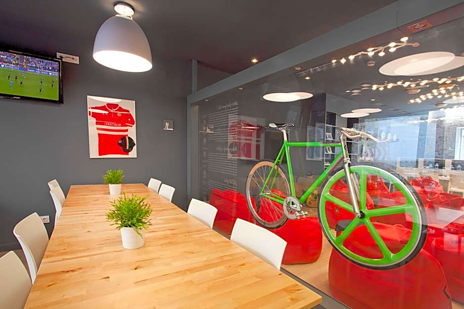 Sant Jordi Hostels Gracia