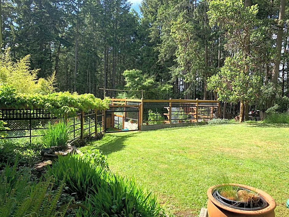 Salt Spring Carriage House B&B