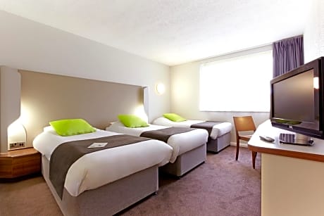 Triple Room (3 single Beds)
