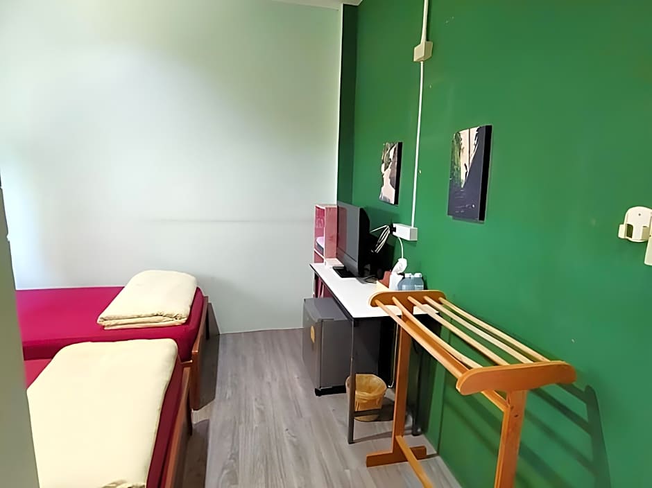 Tonkong Guesthouse & Restaurant