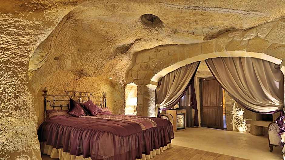 Golden Cave Suites