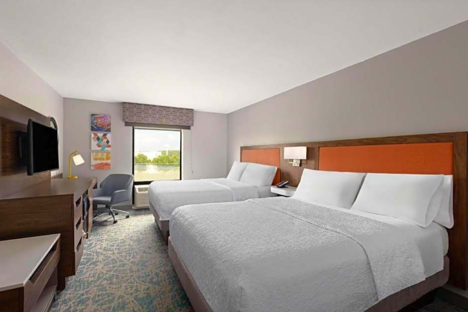 Hampton Inn By Hilton And Suites Savannah-Airport
