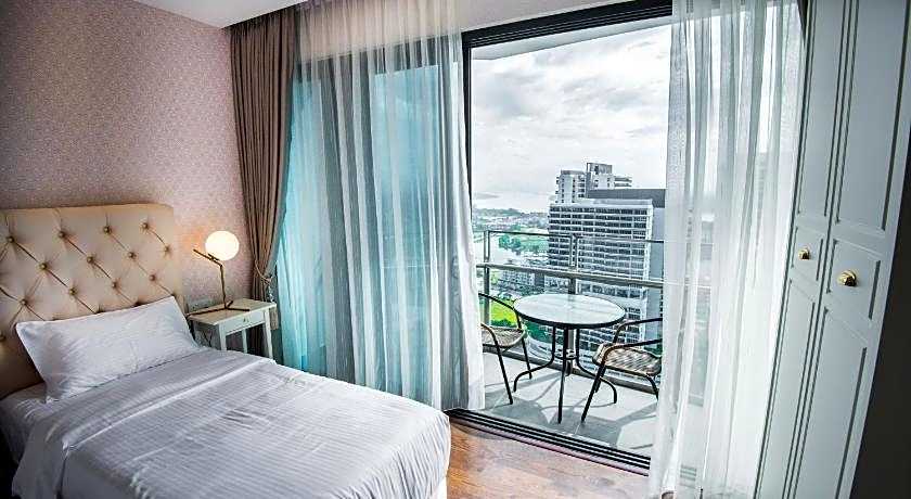 Stay @ Almas Puteri Harbour