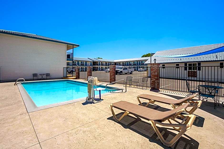 Super 8 by Wyndham Susanville