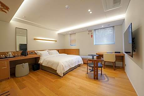 Large Double Room