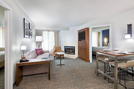 2 Bedroom Suite, Bedroom 1: 1 King, Bedroom 2: 1 Queen, Sofa Bed, Fireplace